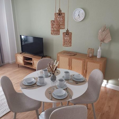 City-Apartment Mit Parkplatz & Fahrradraum! Nur 300M Zum Stadthafen Schwerin  Dış mekan fotoğraf