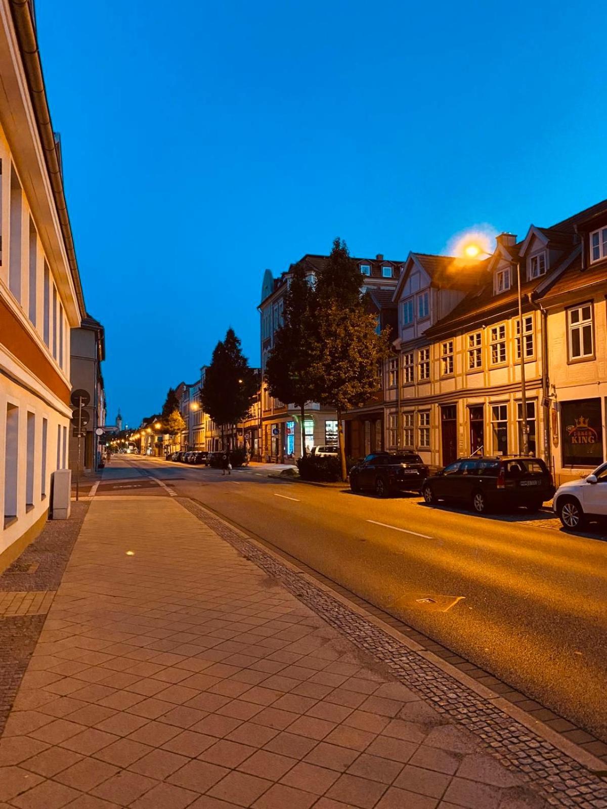 City-Apartment Mit Parkplatz & Fahrradraum! Nur 300M Zum Stadthafen Schwerin  Dış mekan fotoğraf